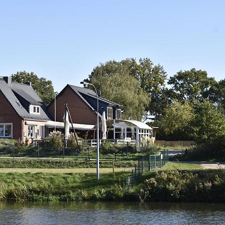 Pension Zur Schleuse Garni Am Elbe Luebeck - Kanal In Witzeeze Extérieur photo