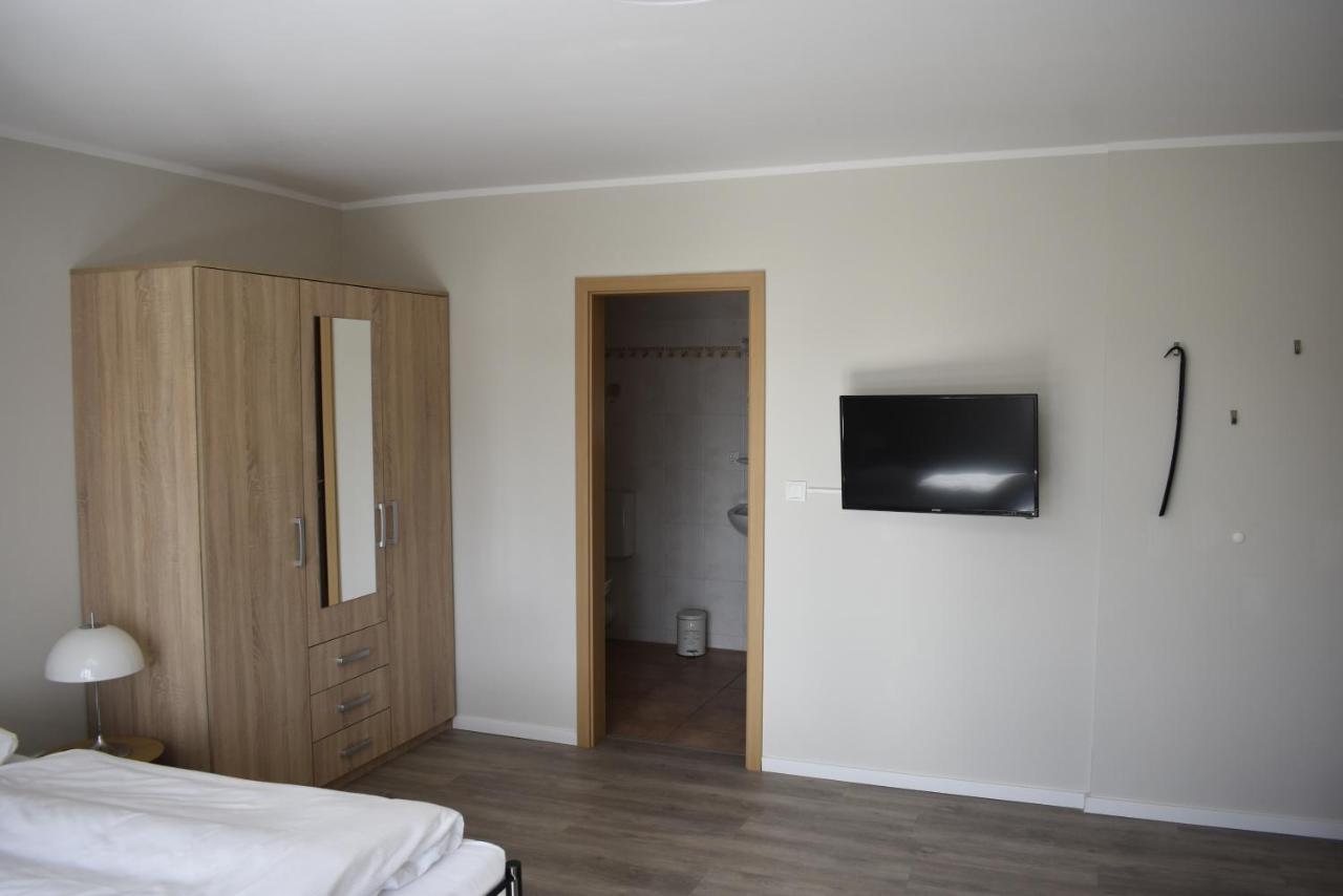 Pension Zur Schleuse Garni Am Elbe Luebeck - Kanal In Witzeeze Extérieur photo
