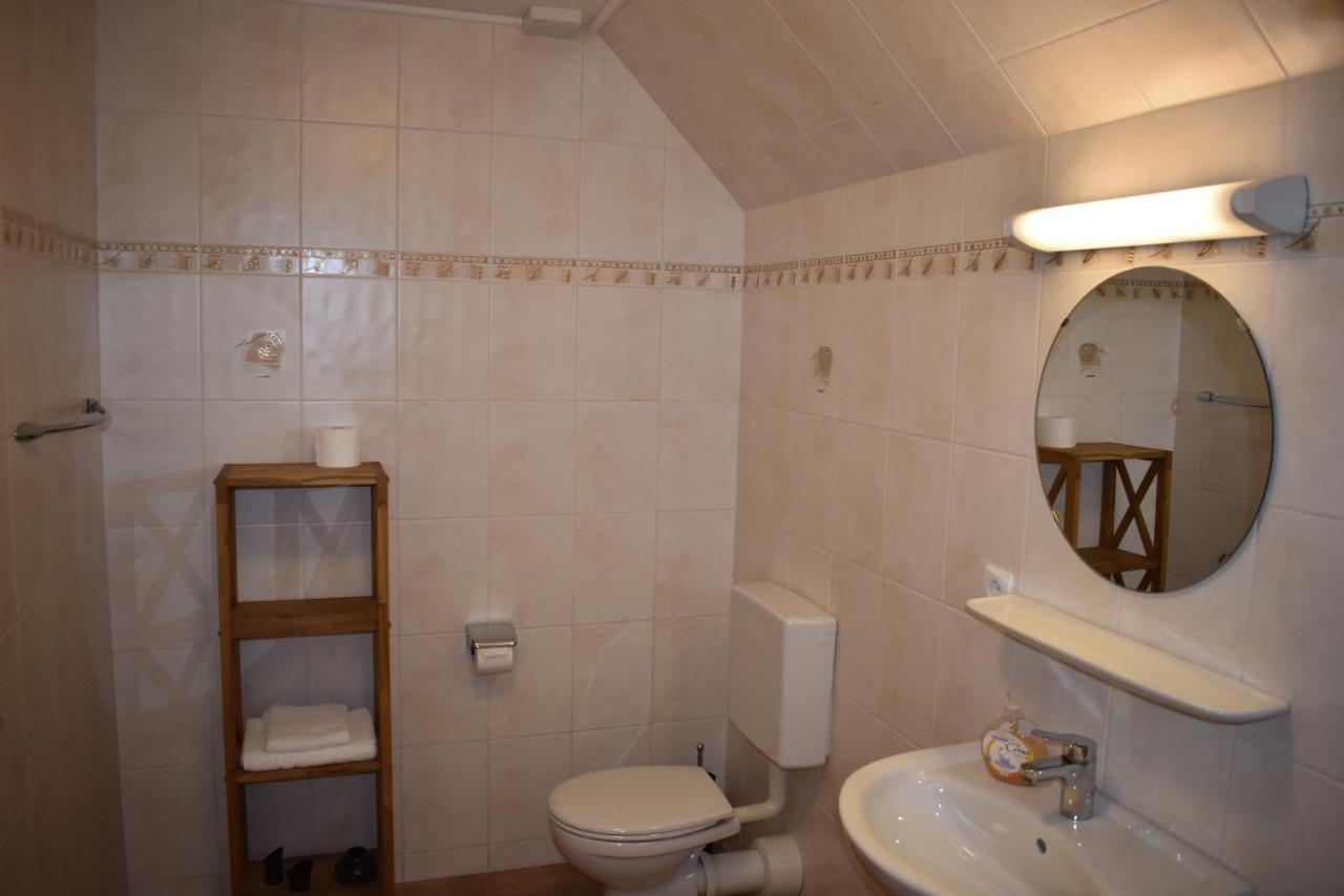 Pension Zur Schleuse Garni Am Elbe Luebeck - Kanal In Witzeeze Extérieur photo