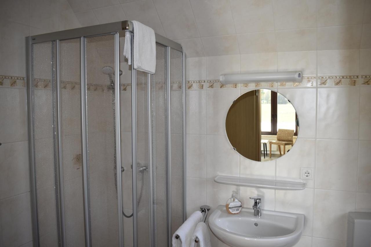 Pension Zur Schleuse Garni Am Elbe Luebeck - Kanal In Witzeeze Extérieur photo