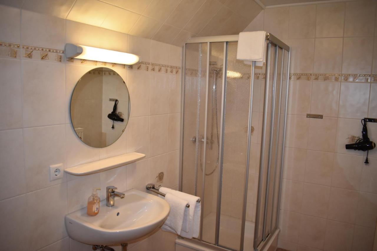 Pension Zur Schleuse Garni Am Elbe Luebeck - Kanal In Witzeeze Extérieur photo