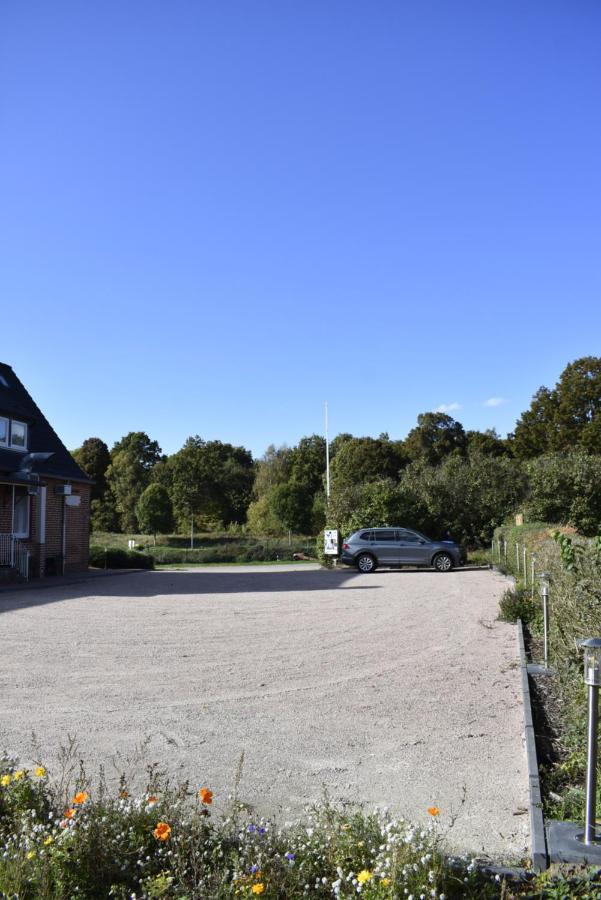 Pension Zur Schleuse Garni Am Elbe Luebeck - Kanal In Witzeeze Extérieur photo