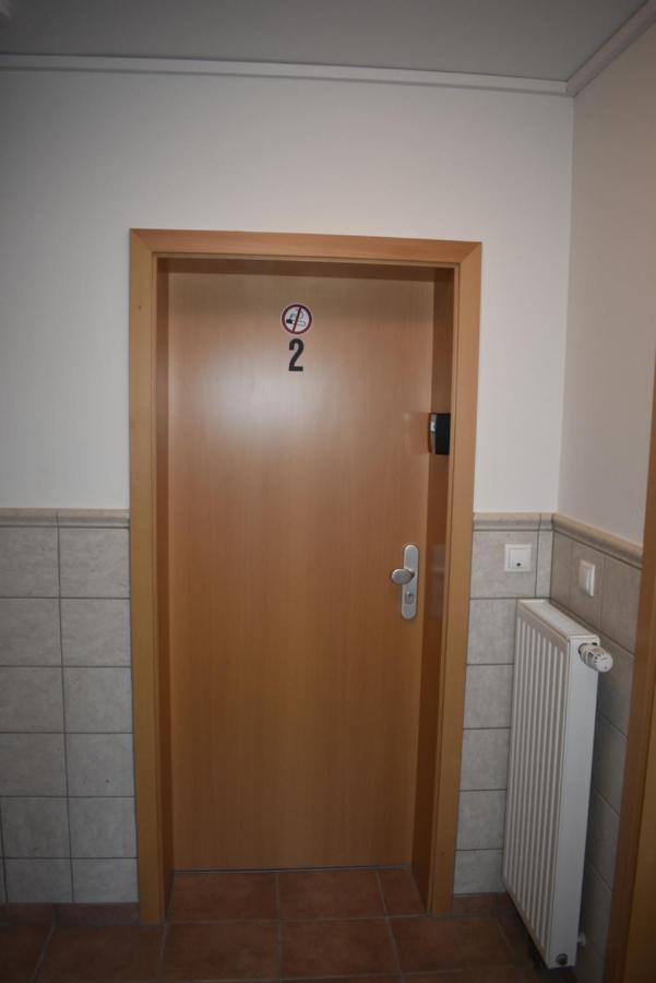 Pension Zur Schleuse Garni Am Elbe Luebeck - Kanal In Witzeeze Extérieur photo