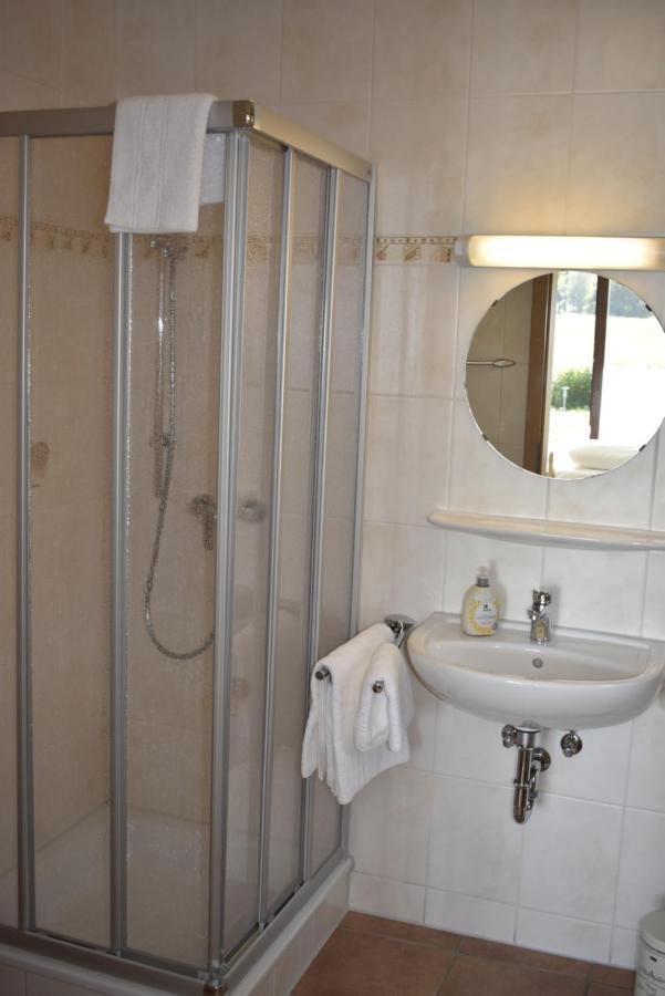 Pension Zur Schleuse Garni Am Elbe Luebeck - Kanal In Witzeeze Extérieur photo